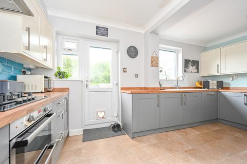 29 Blakeley Avenue, Wolverhampton, WV6 9HR