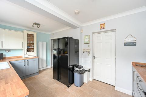 29 Blakeley Avenue, Wolverhampton, WV6 9HR