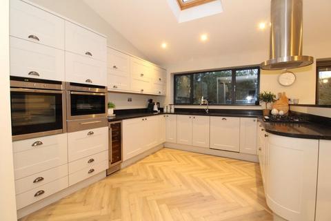 14 Calthorpe Close, Walsall, WS5 3LT