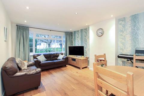 3 bedroom end of terrace house for sale, Faversham Close, Tring