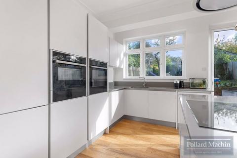 4 bedroom semi-detached house for sale, Kendall Avenue South, Sanderstead