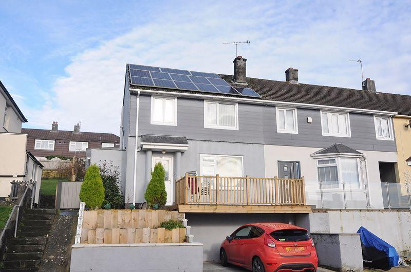 Taunton Avenue, Plymouth. 3 Bedroom Family Home. 3 bed end of