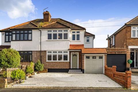 3 Cedar Avenue, Upminster, RM14 2LN