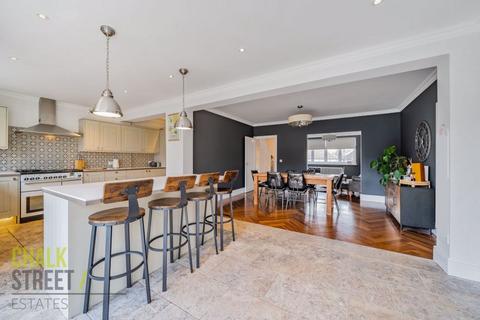 3 Cedar Avenue, Upminster, RM14 2LN