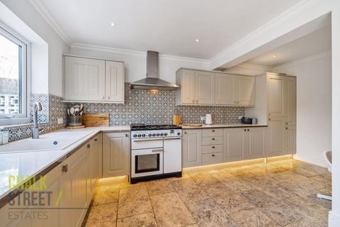 3 Cedar Avenue, Upminster, RM14 2LN