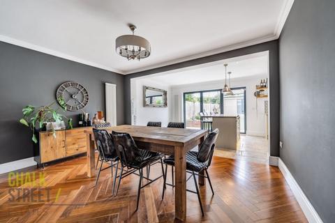3 Cedar Avenue, Upminster, RM14 2LN
