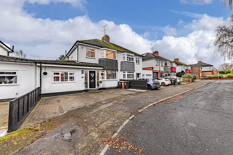 Bramble Road, Hatfield 4 bed semidetached house for sale £700,000