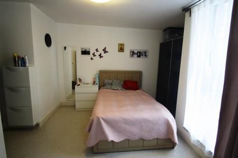 2 bedroom flat to rent, The Mast, 2 Albert Basin Way, London