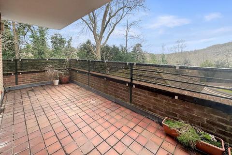 2, Lynn Court Whytebeam View, Whyteleafe, CR3 0AU