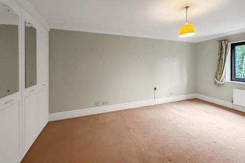 2, Lynn Court Whytebeam View, Whyteleafe, CR3 0AU