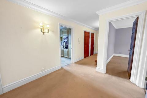 2, Lynn Court Whytebeam View, Whyteleafe, CR3 0AU