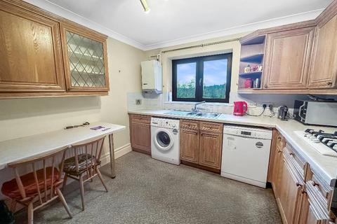 2, Lynn Court Whytebeam View, Whyteleafe, CR3 0AU