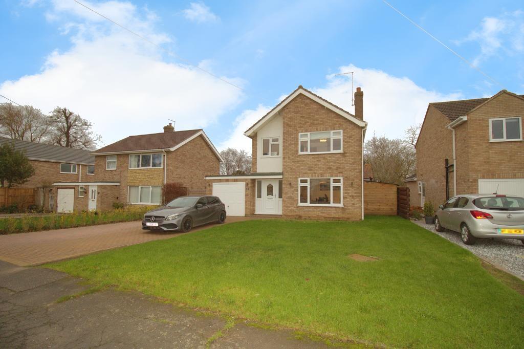 Fairfax Way, Deeping Gate, Peterborough, PE6 9AB 3 bed detached house