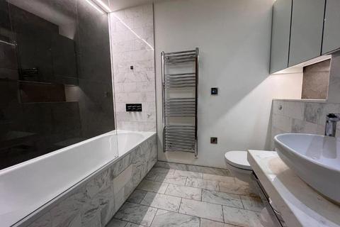 1 bedroom flat to rent, Charrington Tower, 11 Biscayne Avenue, London, England, E14 9BE