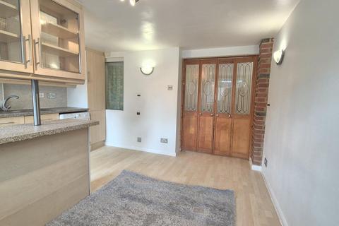 1 bedroom maisonette to rent, High Street North, Dunstable, LU6