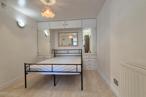 1 bedroom maisonette to rent, High Street North, Dunstable, LU6