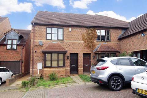 3 bedroom semi-detached house to rent, Catesby Croft, Loughton, MK5 8FH