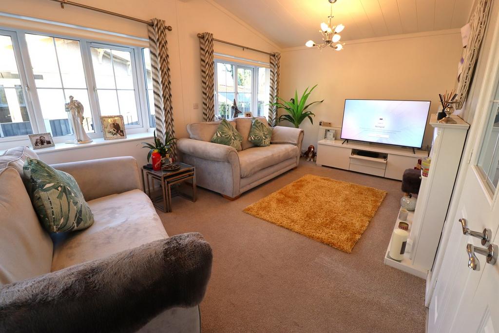 Kingsleigh Park Homes, Thundersley Village, Benfleet, SS7 2 bed park