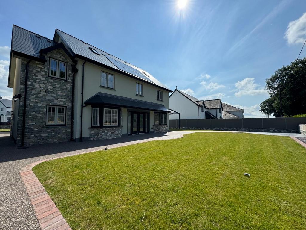 Gwbert Road, Cardigan, SA43 6 bed detached house for sale £620,000