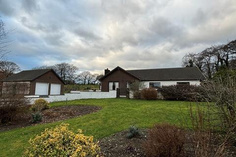 Lampeter - 3 bedroom property with land for sale