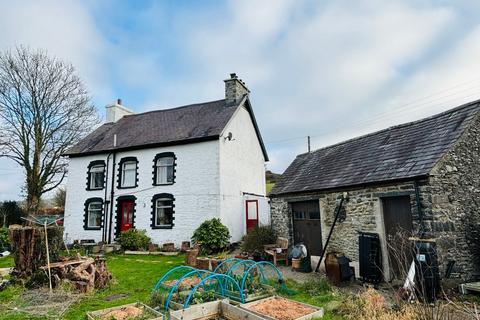 4 bedroom detached house for sale, Dewi Road, Tregaron, SY25