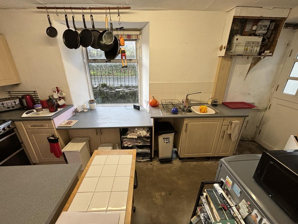 Kitchen (second image)