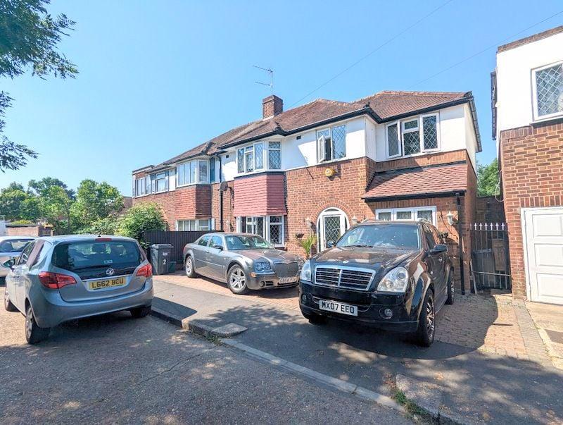 Whitebridge close, Bedfont, TW14 4 bed semidetached house for sale £