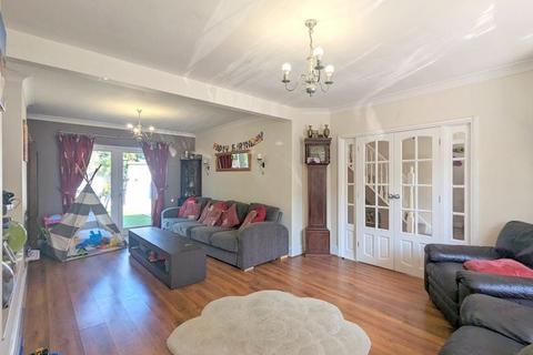 2 Whitebridge Close, Feltham, TW14 9HQ