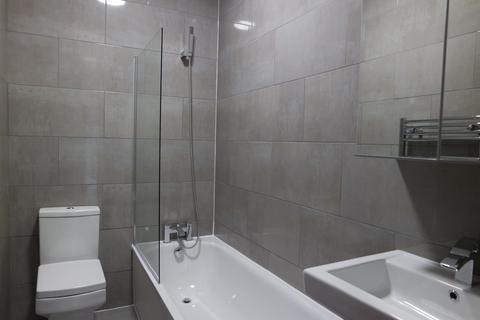 3 bedroom flat to rent, Norbury Crescent