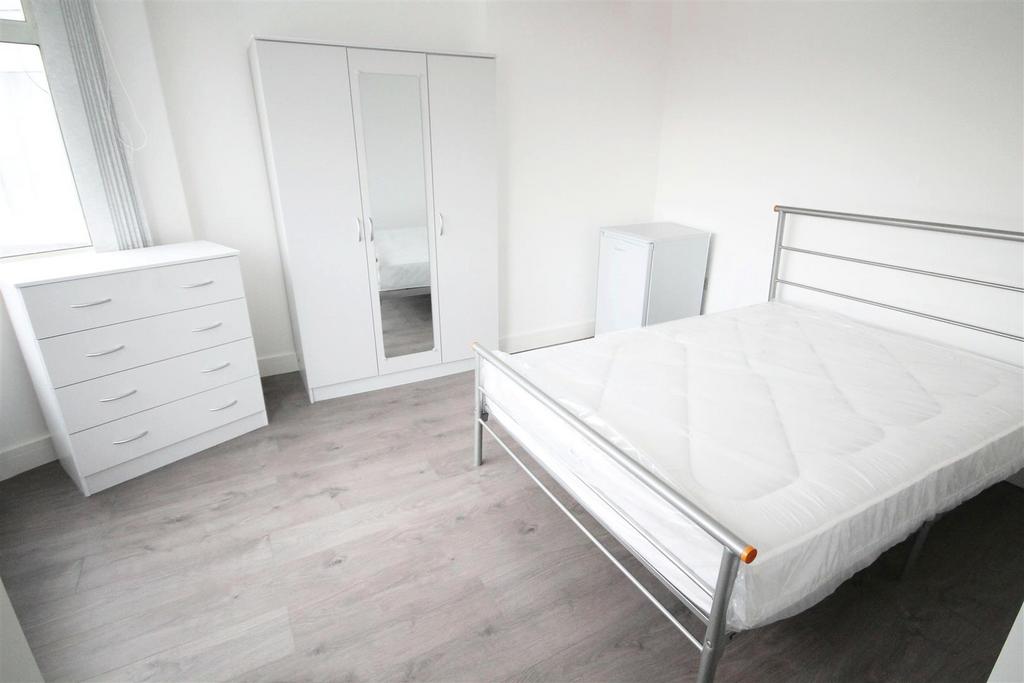 Room 5.jpg