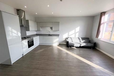 2 bedroom end of terrace house to rent, Mitcham Road London
