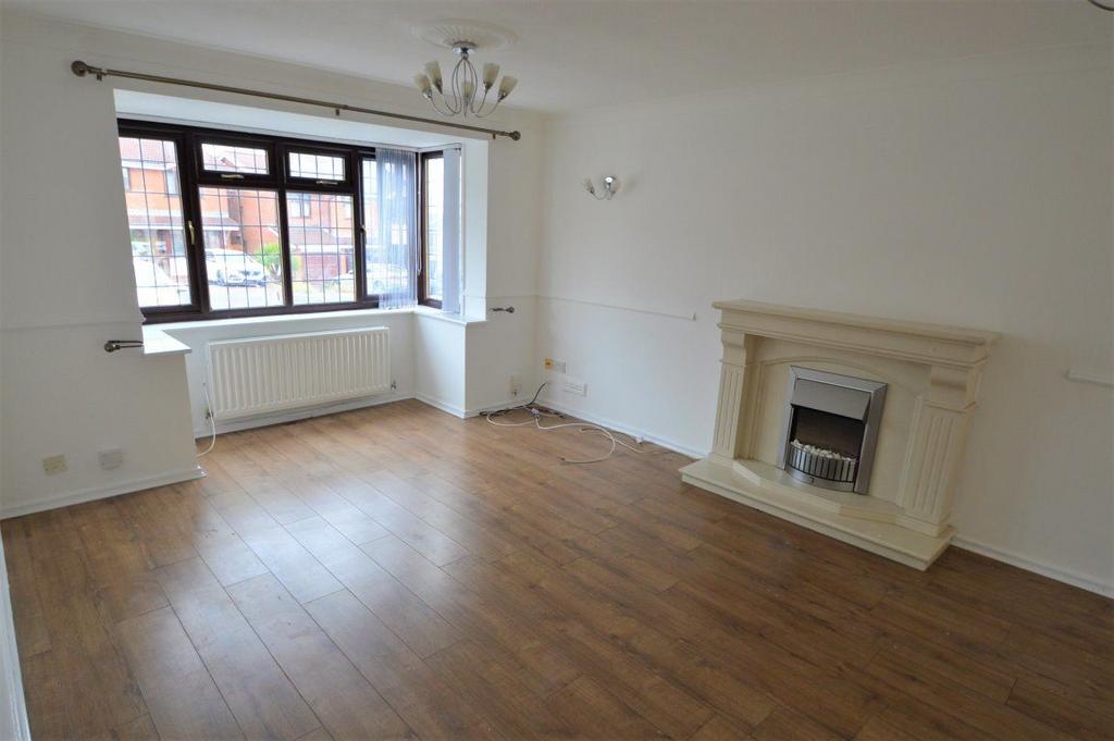 Ludlow Way, Milking Bank, Dudley 4 bed detached house £1,400 pcm (£