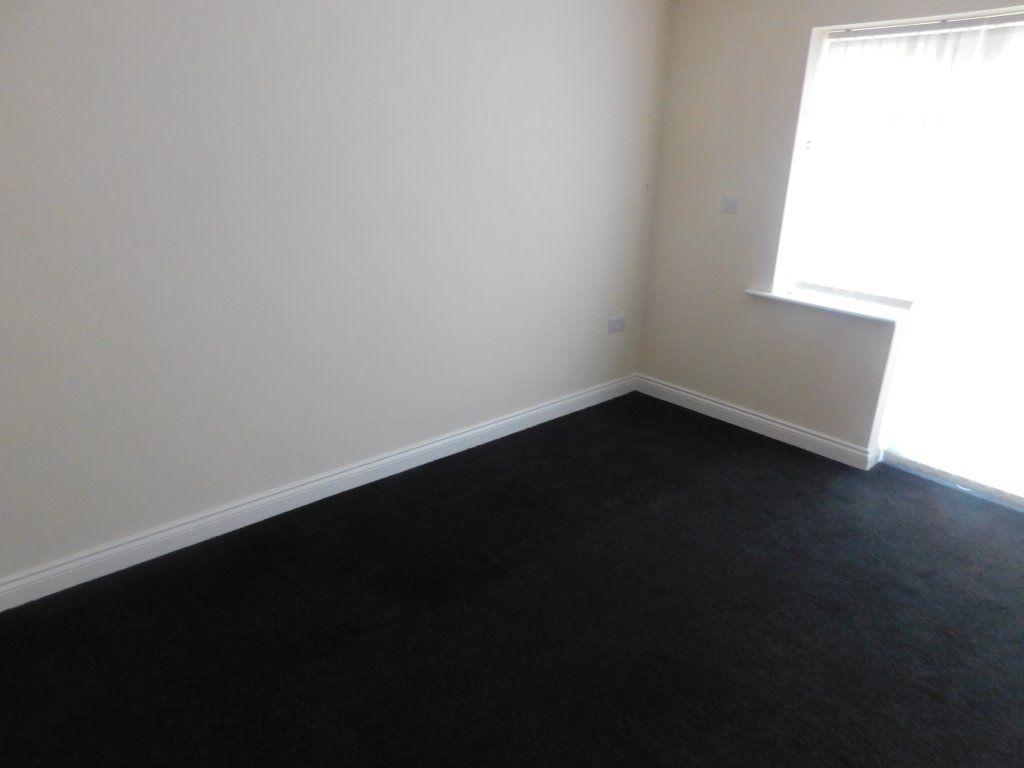 Chelford Close, Hartlepool 3 bed semidetached house £750 pcm (£173 pw)