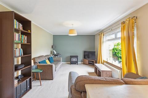 17 Braeside Gardens, Perth, PH1 1DB