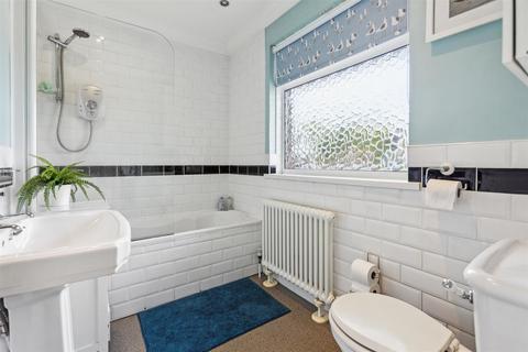 17 Braeside Gardens, Perth, PH1 1DB