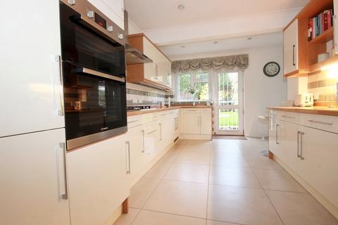 3 bedroom detached bungalow for sale, Kings Close, Buckinghamshire HP8