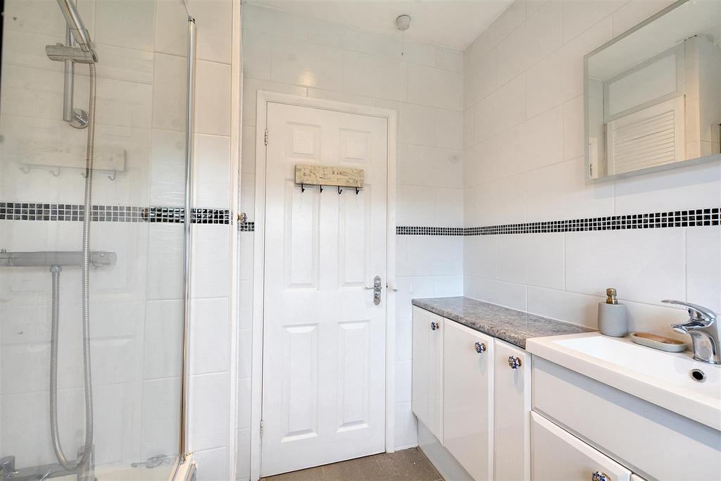 DSC 5372bathroom.jpg