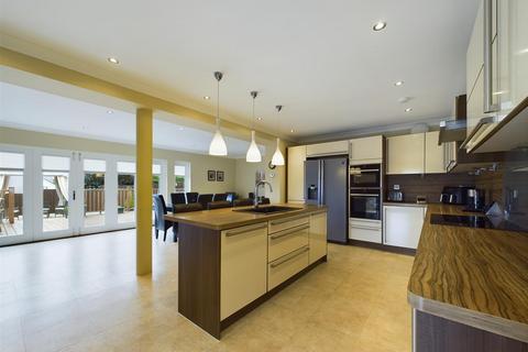 11 Corsie Avenue, Perth, PH2 7BS