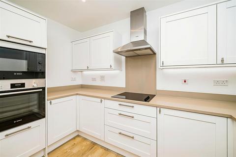 2 bedroom apartment for sale, The Cloisters, High Street, Great Missenden, HP16 0AA