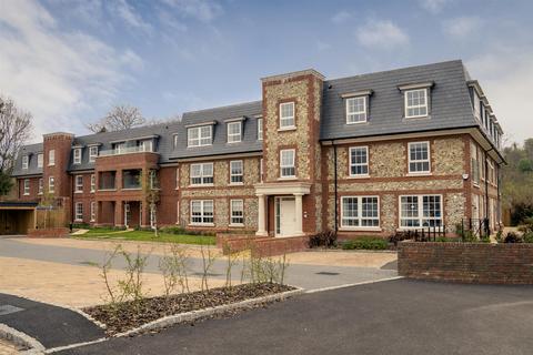 undefined, The Cloisters, High Street, Great Missenden, HP16 0AA