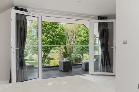 103 Higher Drive, Banstead, SM7 1PS