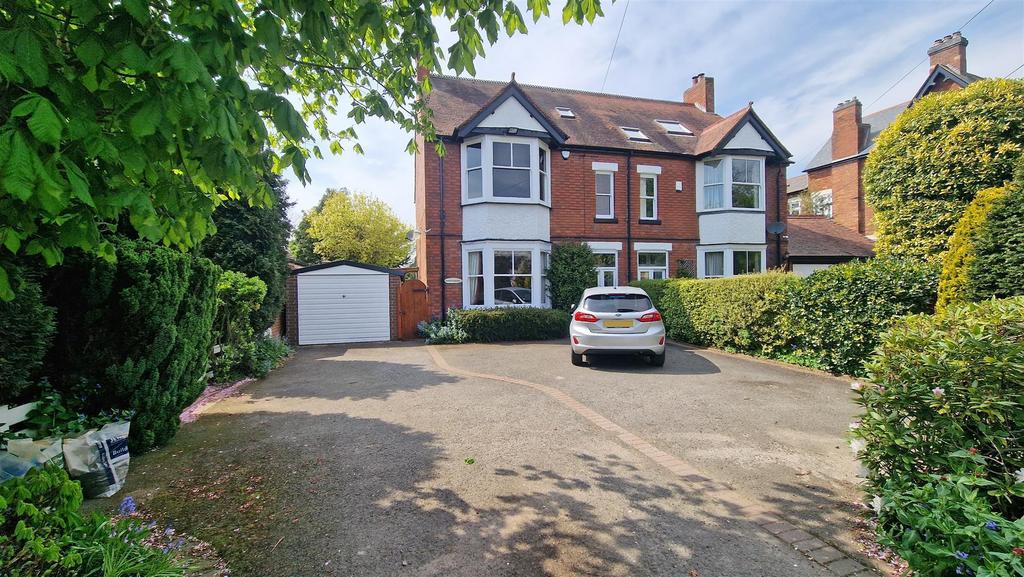 Wigginton Road, Tamworth 4 bed semidetached house £499,950