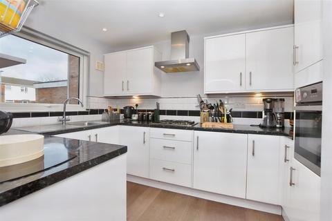 3 bedroom end of terrace house for sale, Collier Close, Eastbourne