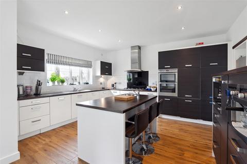 24 Graemeslea View, Aberuthven, Auchterarder, PH3 1FG