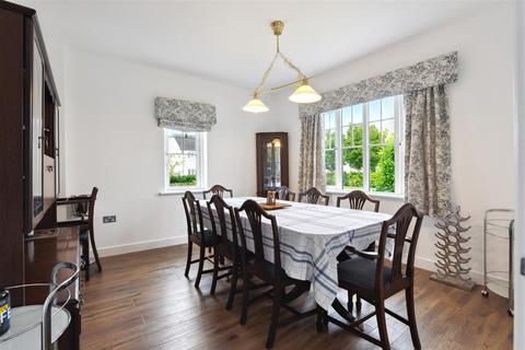 24 Graemeslea View, Aberuthven, Auchterarder, PH3 1FG