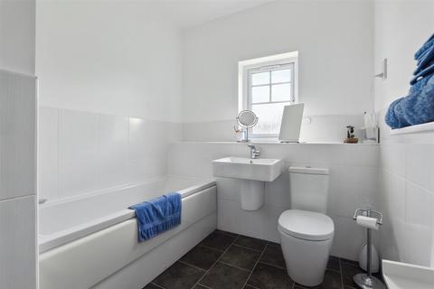 24 Graemeslea View, Aberuthven, Auchterarder, PH3 1FG