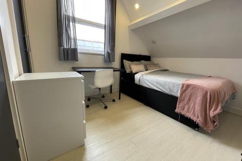 2 bedroom apartment to rent, Richmond Parc, Richmond Road, Cardiff