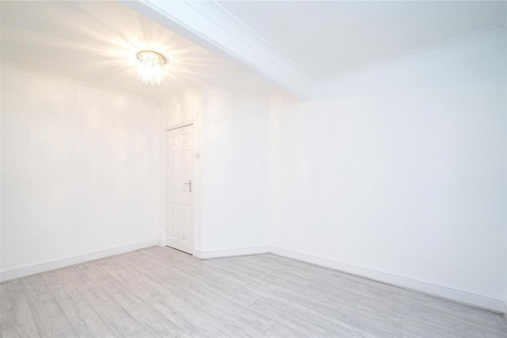 Arbor Road, Chingford 2 bed terraced house for sale £450,000