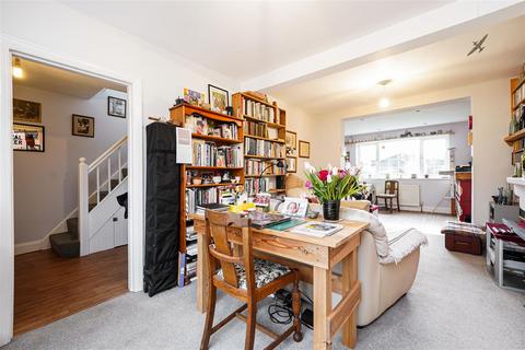 4 Maida Avenue, London, E4 7JN