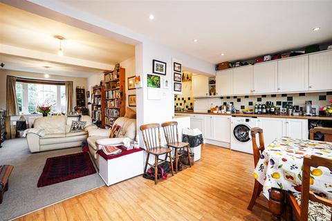 4 Maida Avenue, London, E4 7JN